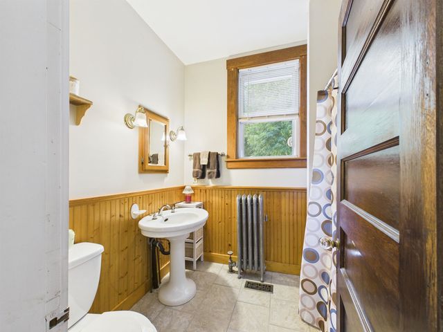 77 High Street, Hinsdale, NH 03451
