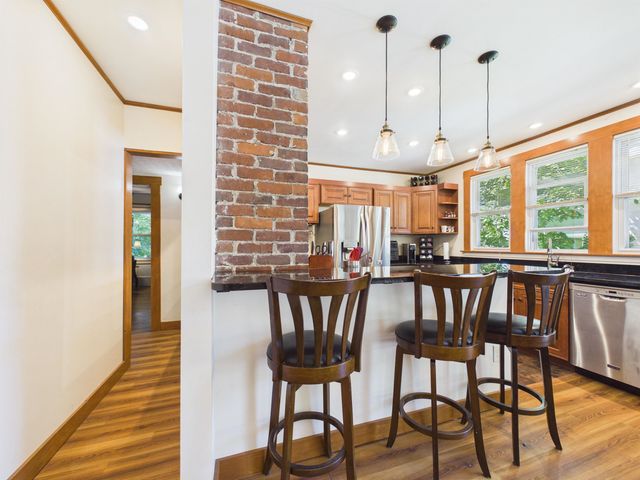 77 High Street, Hinsdale, NH 03451