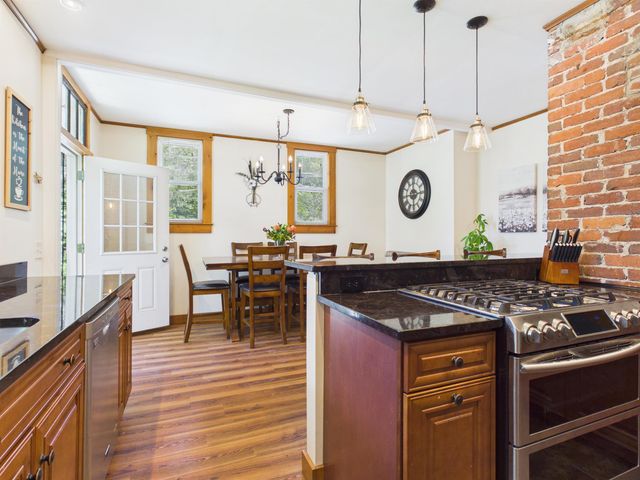 77 High Street, Hinsdale, NH 03451