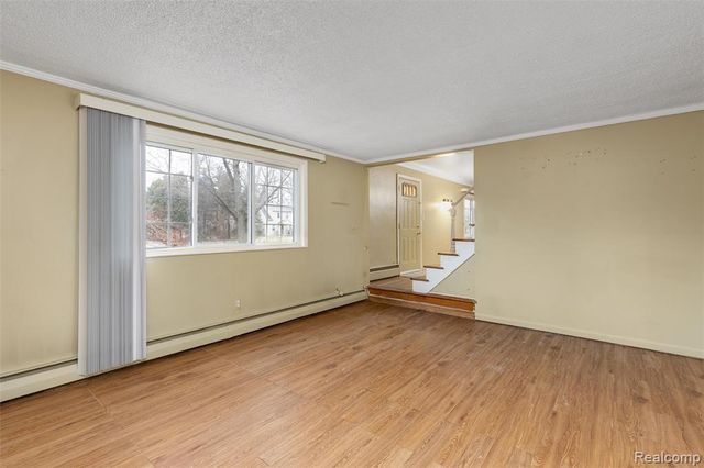 19325 Brentwood Street, Livonia, MI 48152