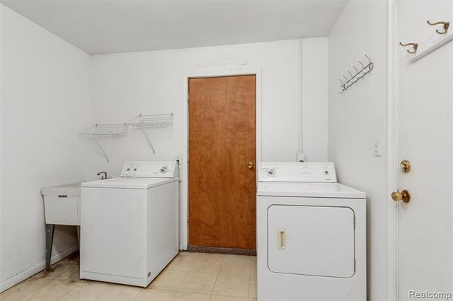 19325 Brentwood Street, Livonia, MI 48152