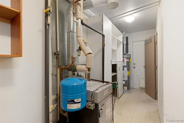 19325 Brentwood Street, Livonia, MI 48152