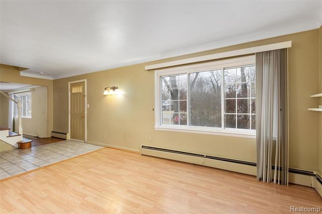 19325 Brentwood Street, Livonia, MI 48152