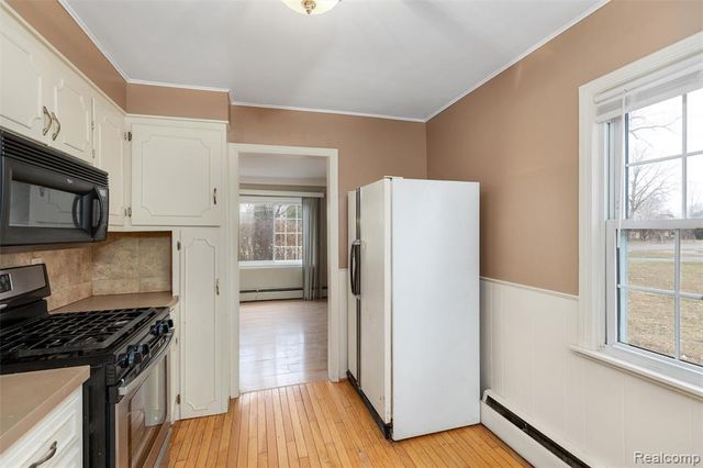 19325 Brentwood Street, Livonia, MI 48152