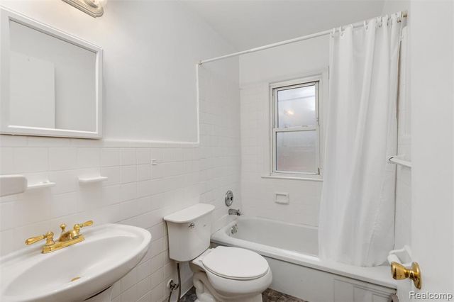 19325 Brentwood Street, Livonia, MI 48152