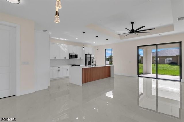 474 NE 2nd PL, Cape Coral, FL 33909