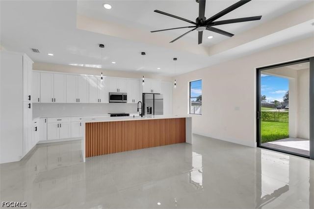474 NE 2nd PL, Cape Coral, FL 33909