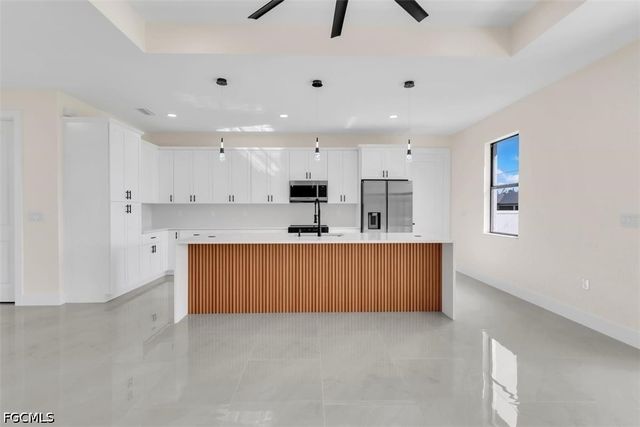 474 NE 2nd PL, Cape Coral, FL 33909