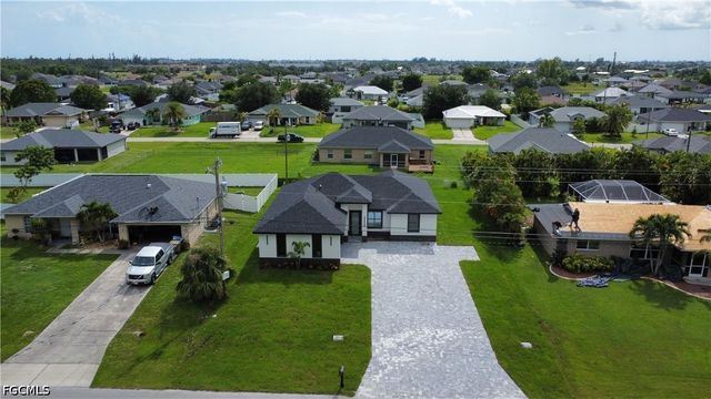 474 NE 2nd PL, Cape Coral, FL 33909