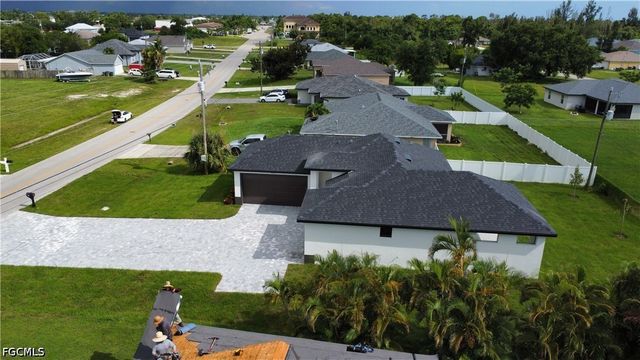 474 NE 2nd PL, Cape Coral, FL 33909