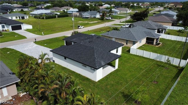 474 NE 2nd PL, Cape Coral, FL 33909