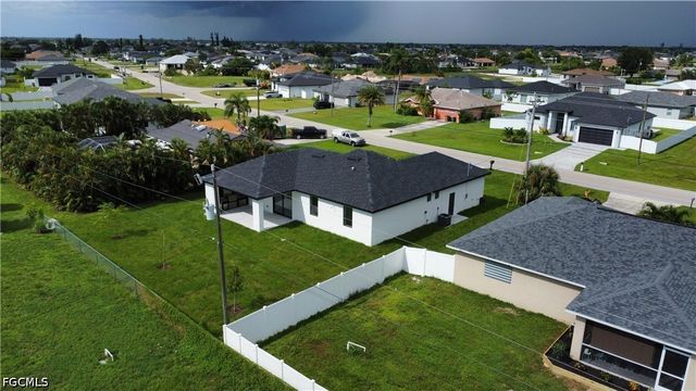 474 NE 2nd PL, Cape Coral, FL 33909