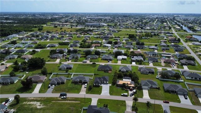 474 NE 2nd PL, Cape Coral, FL 33909