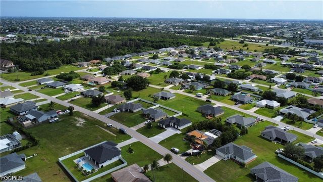 474 NE 2nd PL, Cape Coral, FL 33909