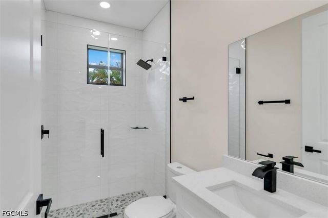474 NE 2nd PL, Cape Coral, FL 33909