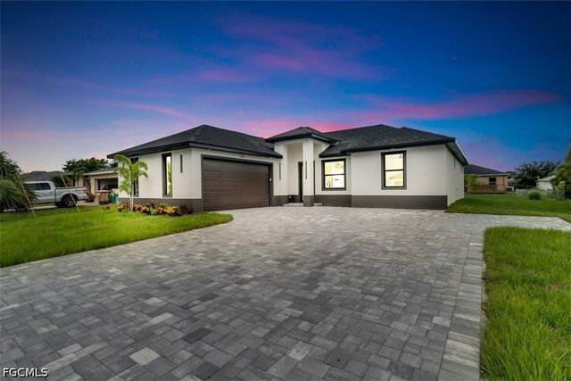 474 NE 2nd PL, Cape Coral, FL 33909