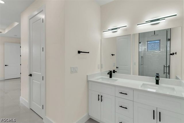 474 NE 2nd PL, Cape Coral, FL 33909