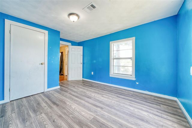 323 Avenue J, Baytown, TX 77520