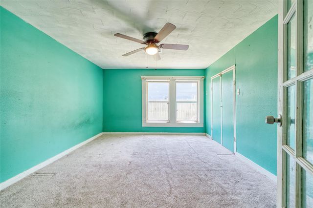 323 Avenue J, Baytown, TX 77520