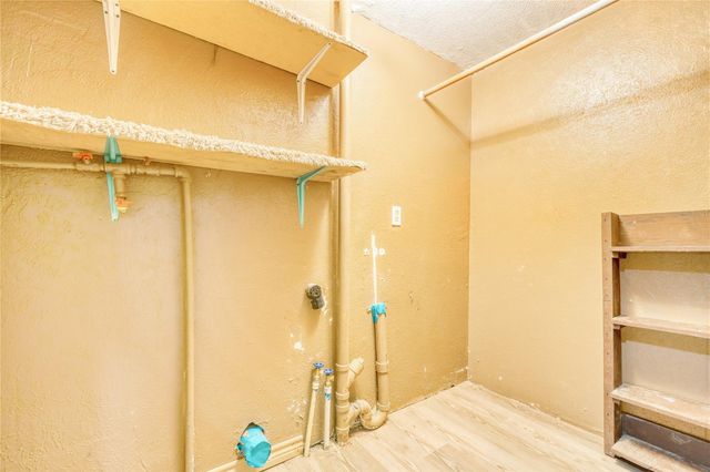 323 Avenue J, Baytown, TX 77520