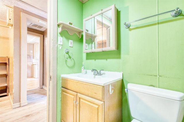 323 Avenue J, Baytown, TX 77520
