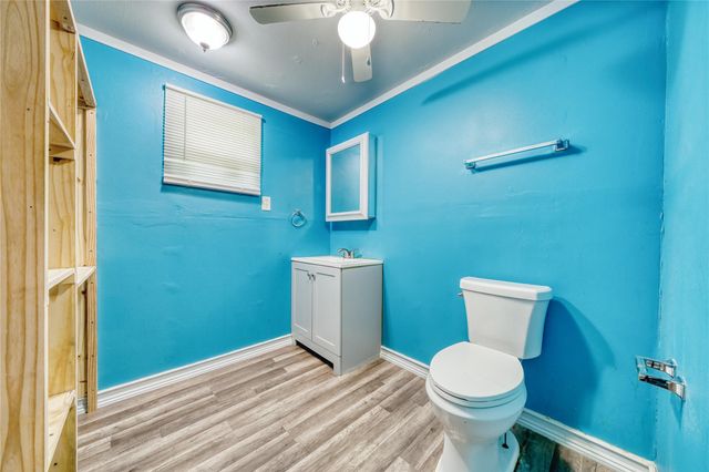 323 Avenue J, Baytown, TX 77520