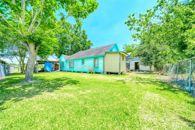 323 Avenue J, Baytown, TX 77520