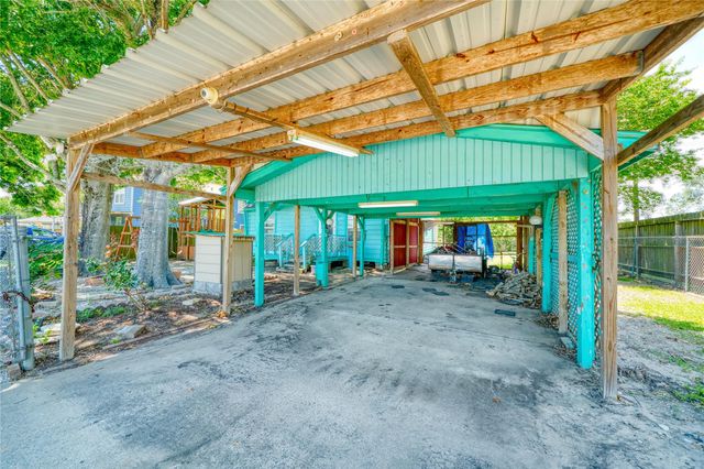 323 Avenue J, Baytown, TX 77520