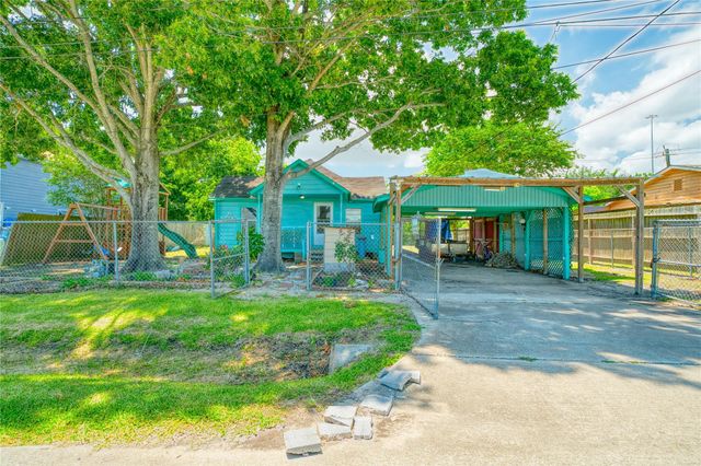 323 Avenue J, Baytown, TX 77520