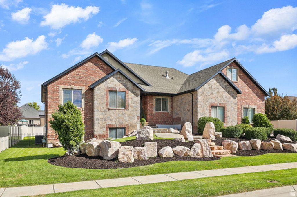 648 W 2400 S, Syracuse, UT 84075 — photo 2