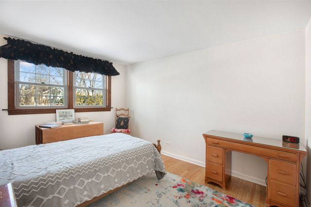 1706 S Chesterfield Drive, Arlington Heights, IL 60005