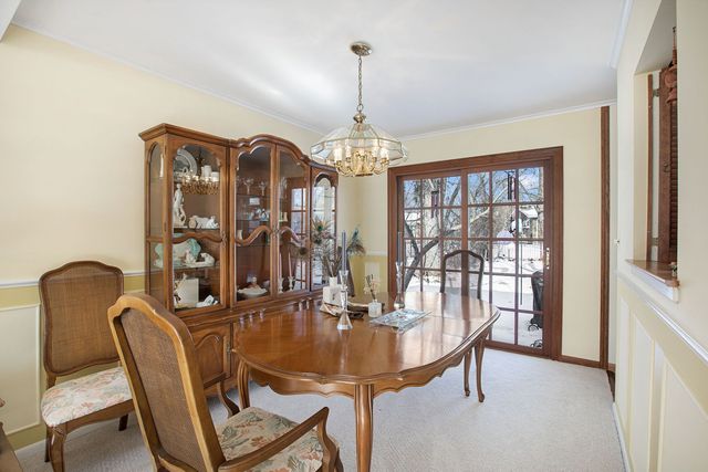 1706 S Chesterfield Drive, Arlington Heights, IL 60005