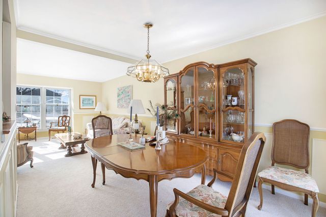 1706 S Chesterfield Drive, Arlington Heights, IL 60005