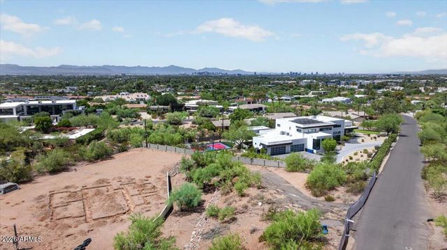4853 E WHITE GATES Drive 11, Phoenix, AZ 85018
