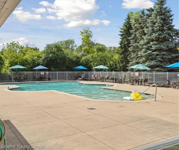 590 Thornhill Court, Belleville, MI 48111