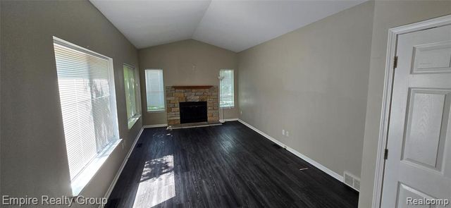 590 Thornhill Court, Belleville, MI 48111