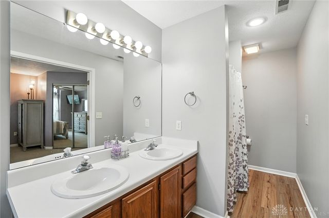 821 Cobblestone Drive, Troy, OH 45373