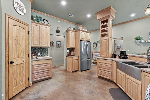 45 Halliburton Drive, Bells, TX 75414