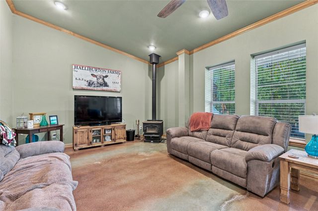 45 Halliburton Drive, Bells, TX 75414