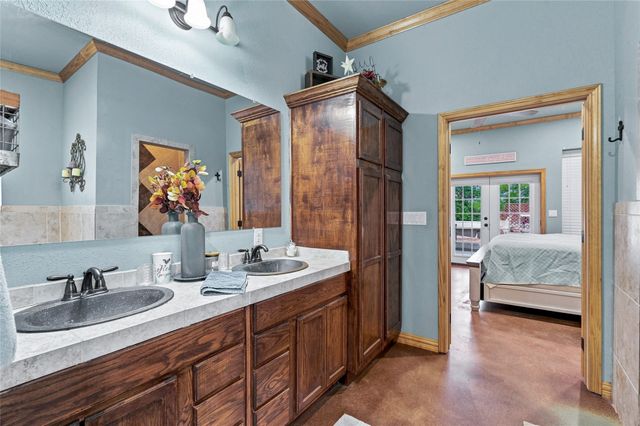 45 Halliburton Drive, Bells, TX 75414
