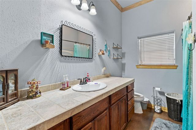 45 Halliburton Drive, Bells, TX 75414