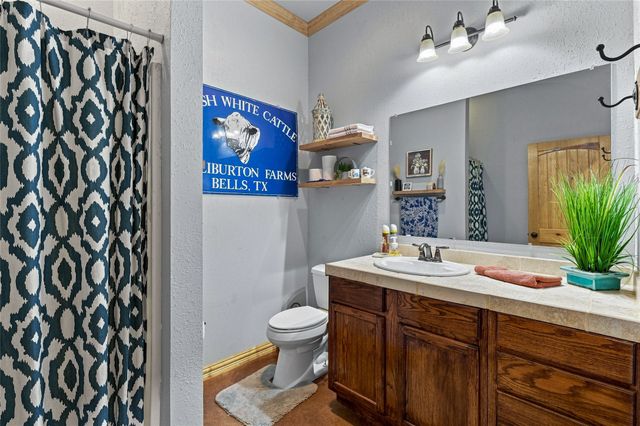 45 Halliburton Drive, Bells, TX 75414