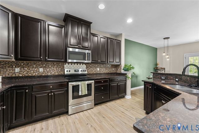 5112 Weatherby Dr, Chester, VA 23831