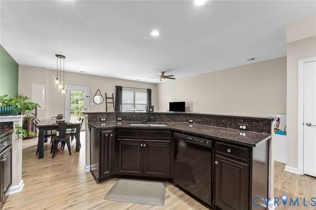 5112 Weatherby Dr, Chester, VA 23831