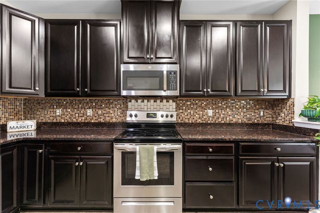 5112 Weatherby Dr, Chester, VA 23831