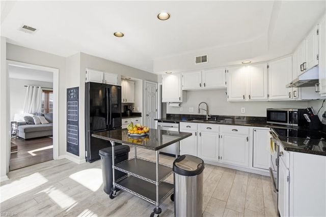 157 Golden Maple DR, Virginia Beach, VA 23452