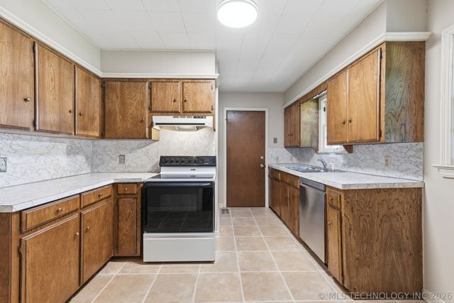 1213 S Vandalia Avenue, Tulsa, OK 74112