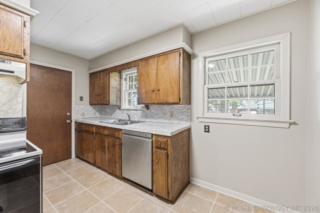 1213 S Vandalia Avenue, Tulsa, OK 74112