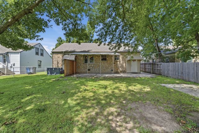 1213 S Vandalia Avenue, Tulsa, OK 74112