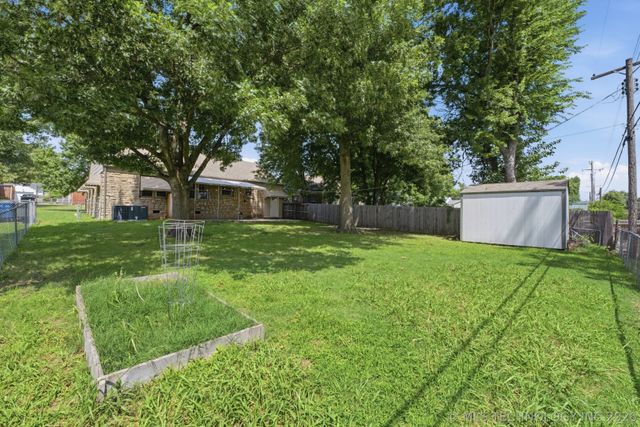 1213 S Vandalia Avenue, Tulsa, OK 74112